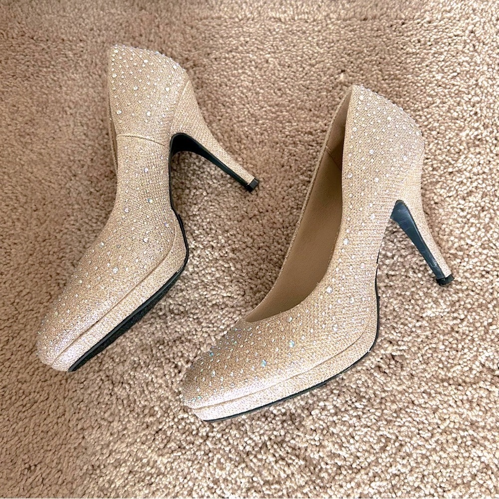 Hot Tomato Women’s Gold Glitter 3.5” Heel Formal Events Prom Wedding Metallic